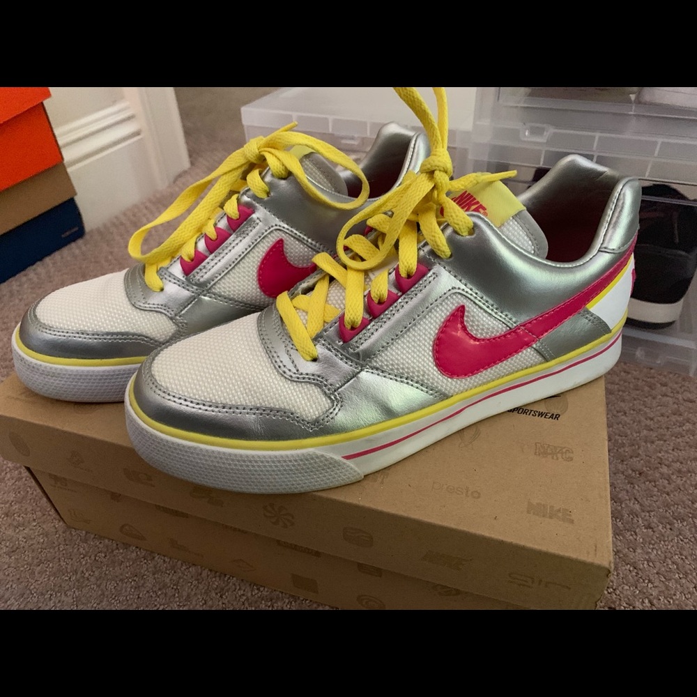 Nike Sneakers
